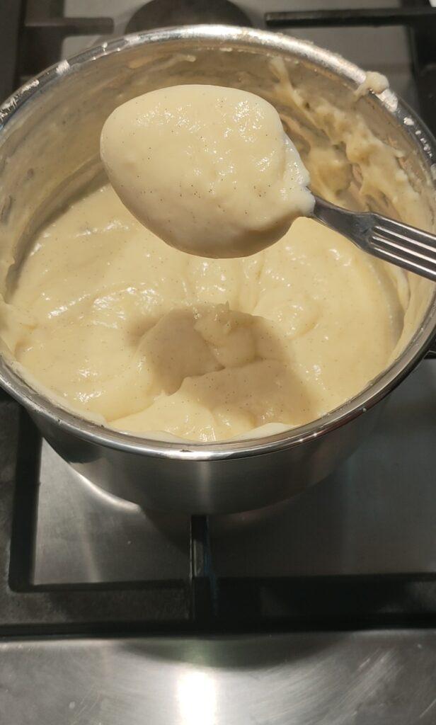 crema pasticcera in pentolino pronta