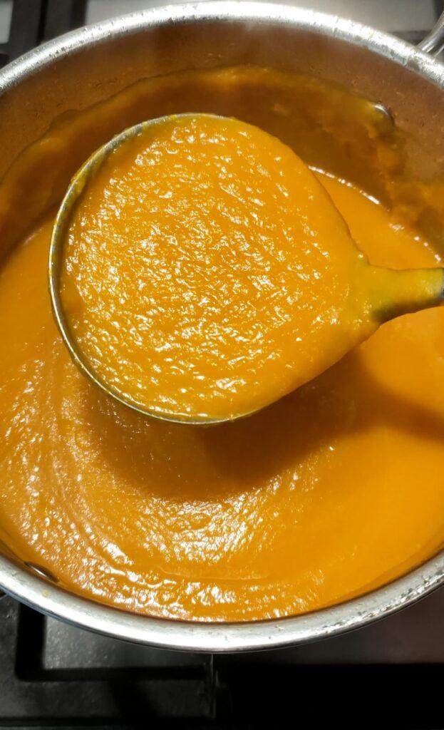 la consistenza della vellutata alla zucca leggera e cremosa