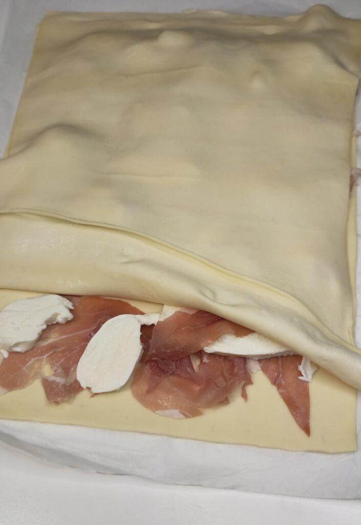 ripieno di prosciutto crudo e mozzarella per torta salata in pasta sfoglia