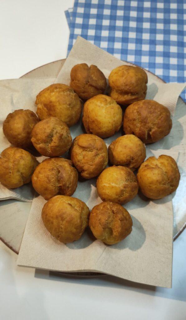 Castagnole fritte dorate e soffici