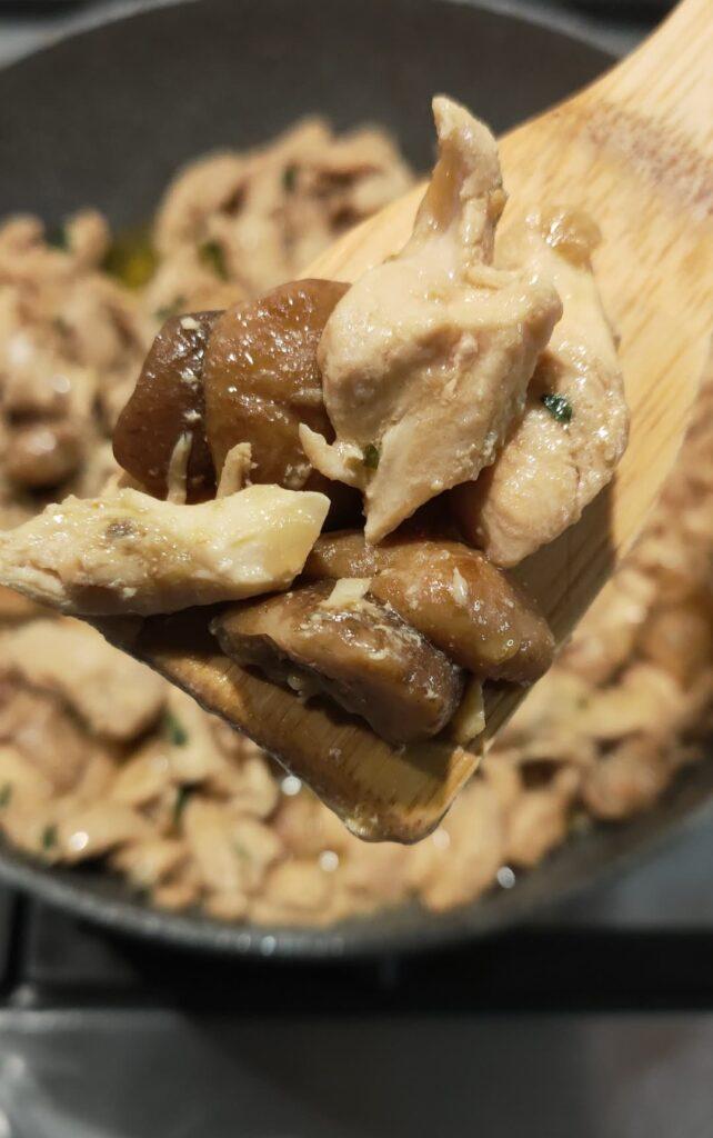 petto di pollo con funghi surgelati cotto succoso e morbido