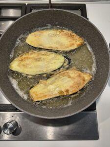 Friggere melanzane in padella