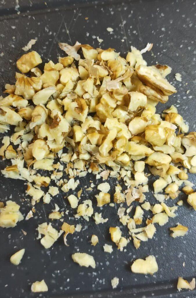 noci tritate finemente
