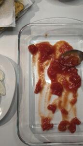 Passata pomodoro sul fondo teglia