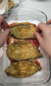 Primo strato di melanzane fritte