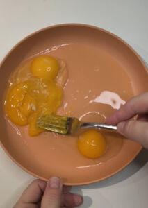 Sbattere uova per parmigiana
