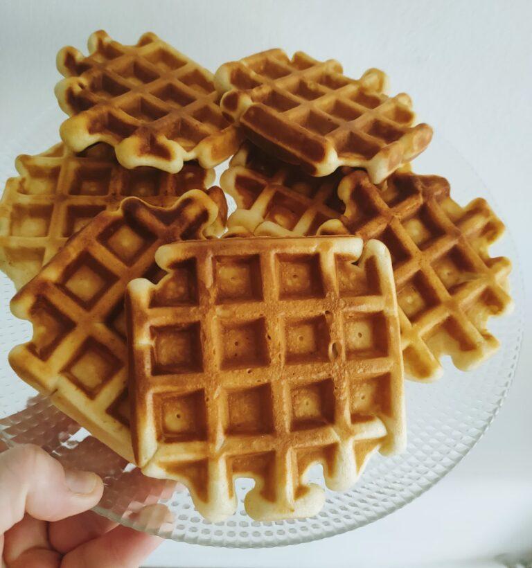 Waffle morbidi fatti in casa – ricetta base facile 4.5 (2)